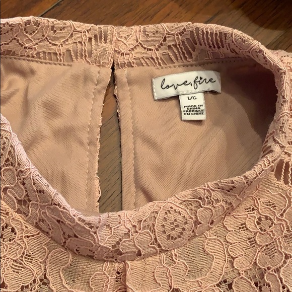 Love, fire top size L sleeveless blush lace - Picture 8 of 8